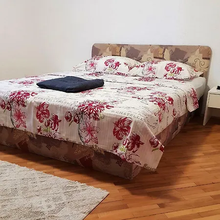 Kvija Arena Appartement